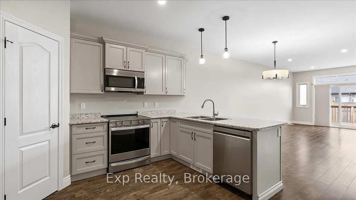 3 bed, $2,850 — Photo 2