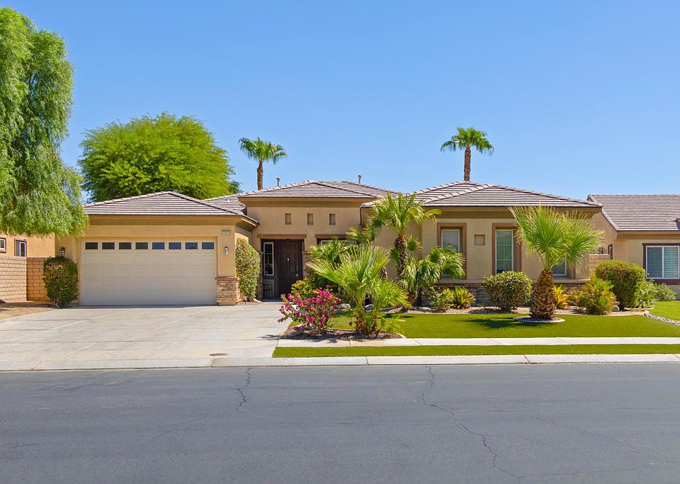 1st image of 43502 Sentiero Dr