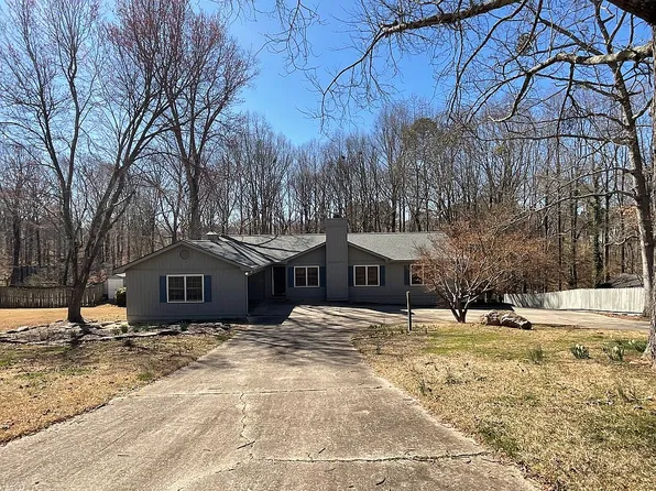 2881 Cascade Dr, Gainesville, GA 30504