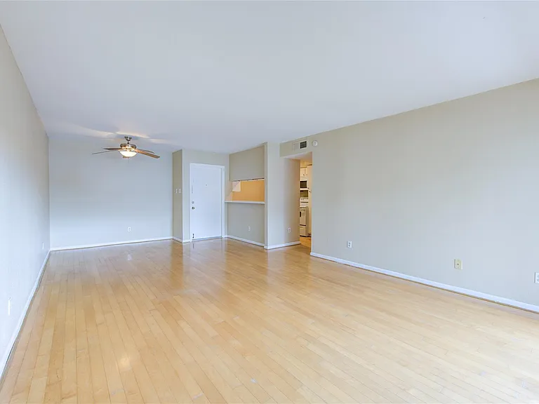 3055 Walnut Bend Ln #21 — Photo 7