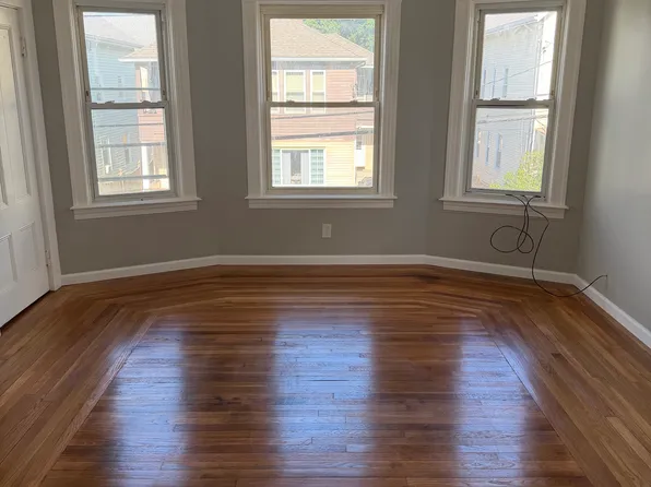 60 Cole St #3, Pawtucket, RI 02860