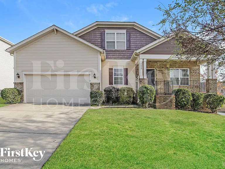 2000 Yellow Daisy Dr — Photo 1