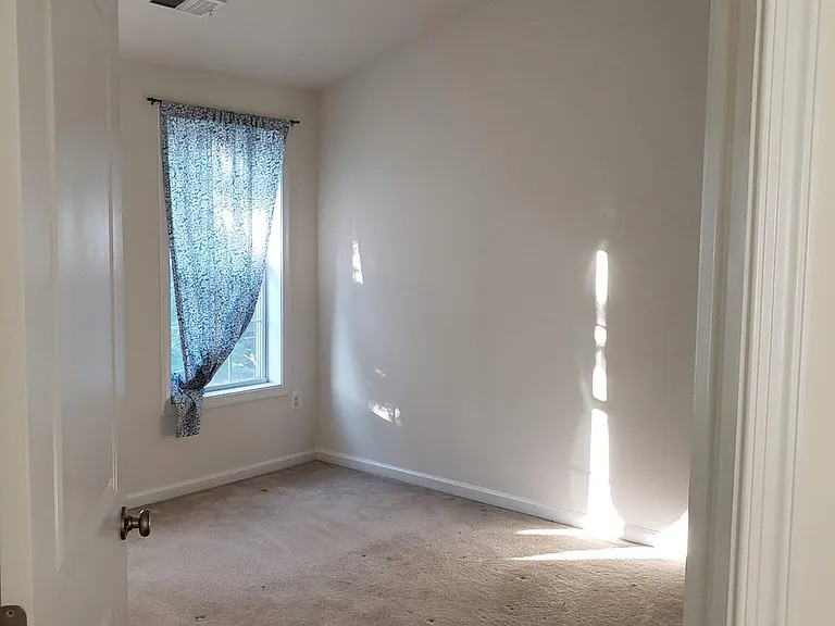 23409 Berkeley Meadows Dr — Photo 32