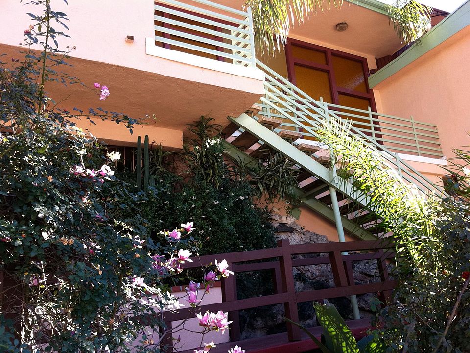 1st image of 2255 N Cahuenga Blvd