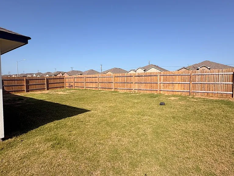 6401 Coneflower Dr — Photo 18