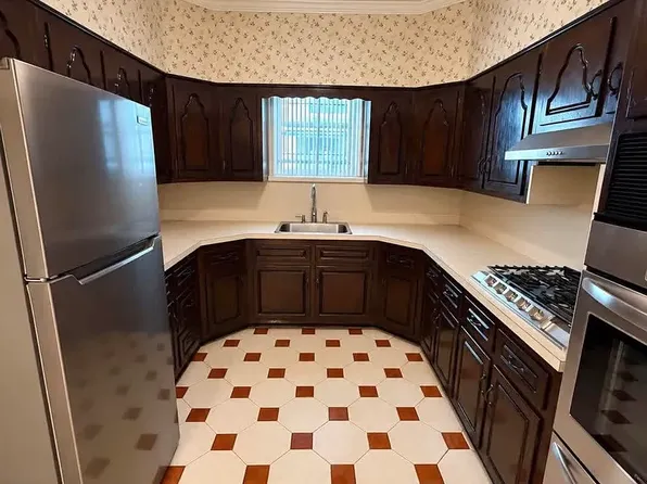 1120 71st St #1, Brooklyn, NY 11228
