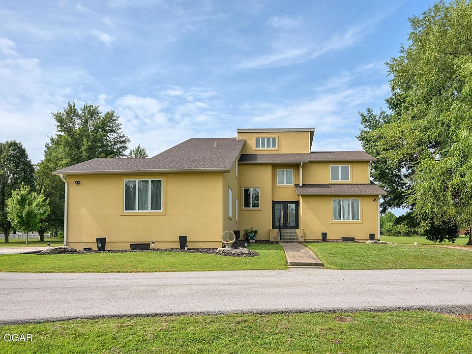 1st image of 2000 Amber Ln