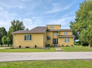 2000 Amber Ln, Carthage, MO 64836