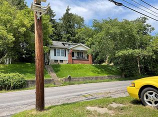 7558 Noblestown Rd, Mc Donald, PA 15057