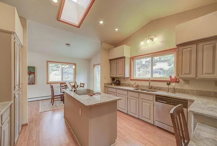 1700 Camino De La Sierra NE — Photo 13