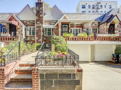 3441 28th St, Long Island City, NY, 11106