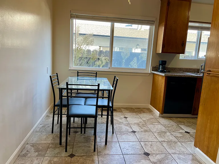 548 Vera Ave #1 — Photo 6
