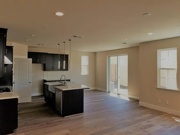 Kendall Cir — Photo 3