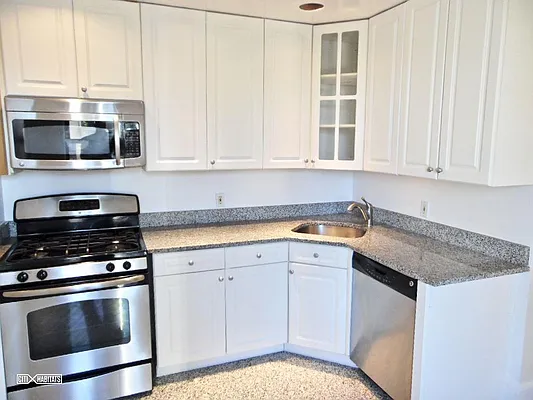 Rented by Citi Habitats | media 17