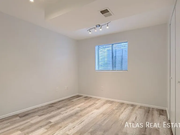 4717 W B St — Photo 9