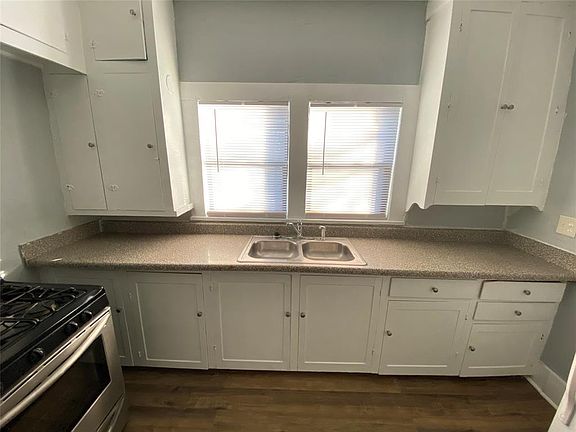 5th image of 1116 N Bell Ave