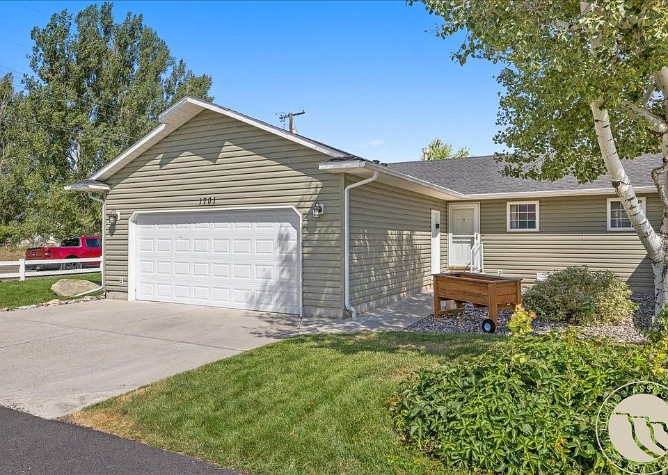 1st image of 1701 Hawthorne Ln