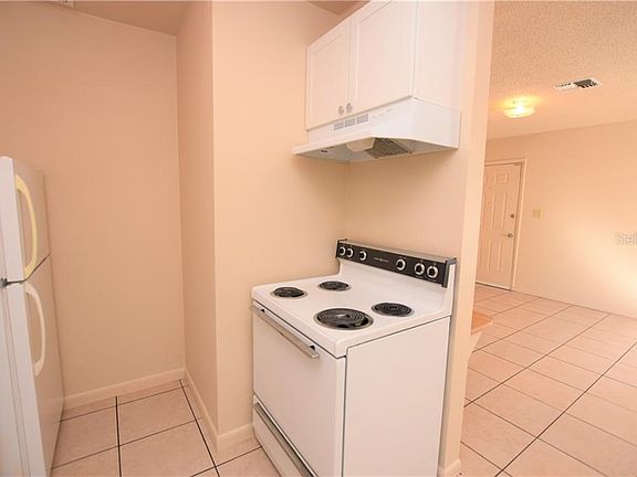 3rd image of 125 Denton Ave