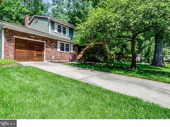 2nd image of 108 Kingswood Ct