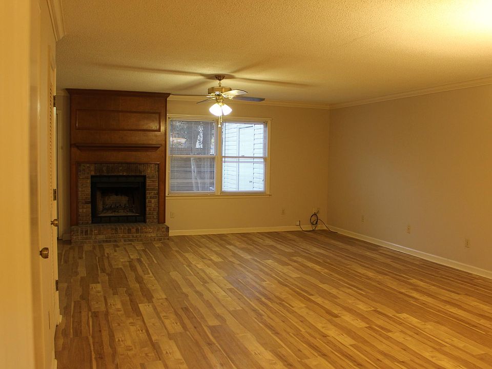 1st image of 246 Hillsboro Cir