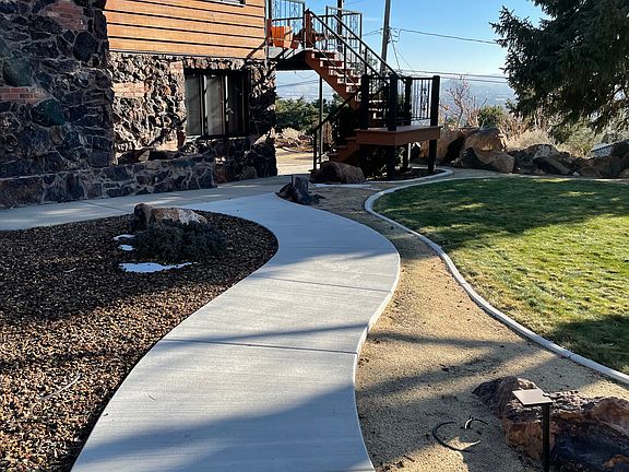 3rd image of 5475 Silver Hills Cir