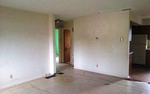 3rd image of 218 E Washingtonia St