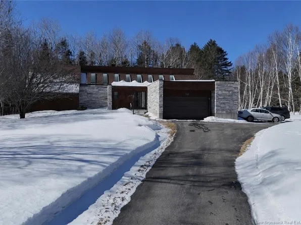 56 Jason Ave, Bathurst, NB E2A 4Y8