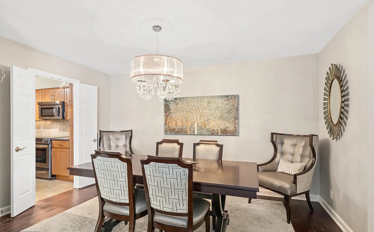 3 bed, 1420 sqft, $8,850 — Photo 4