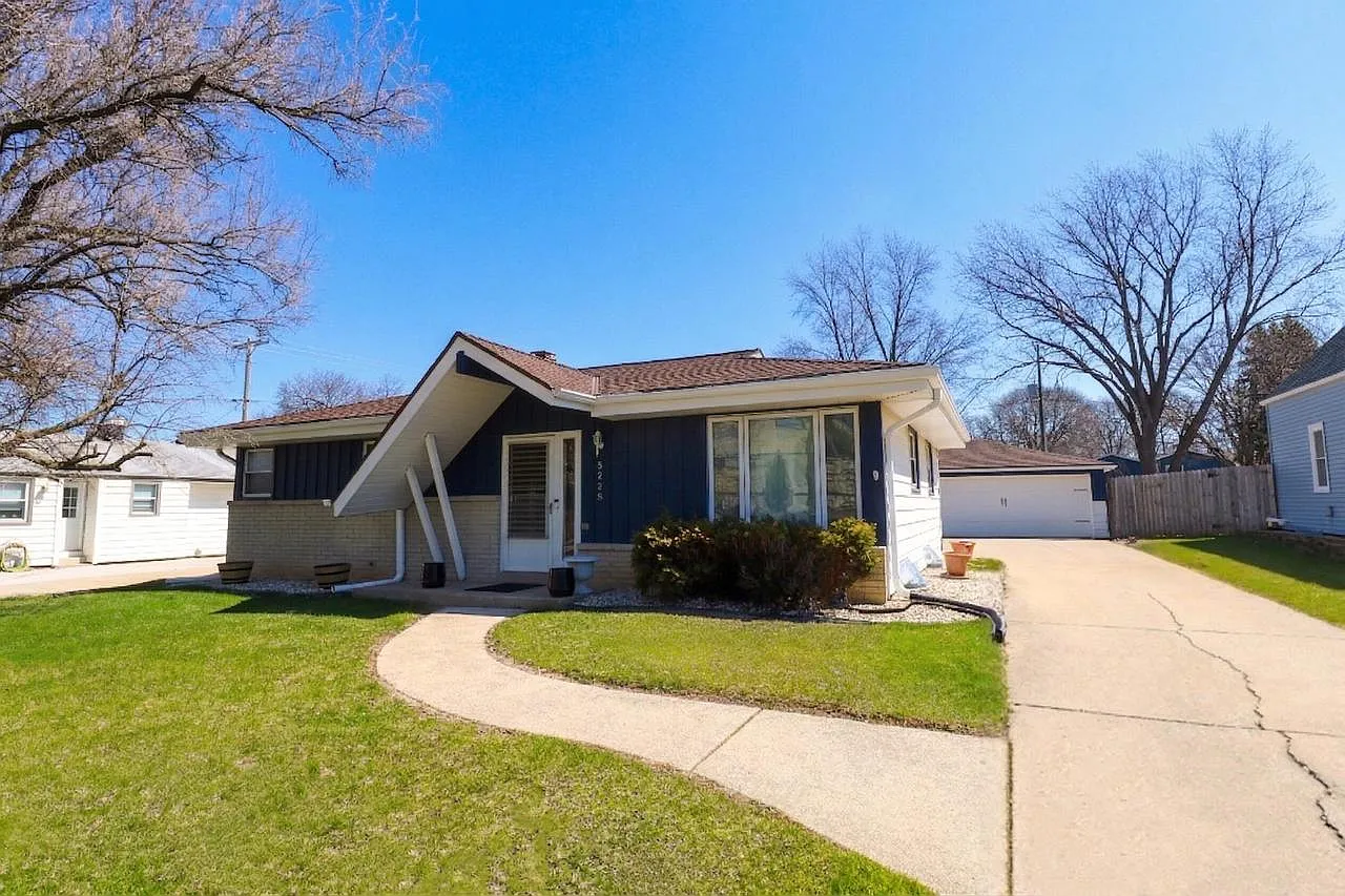 5228 South 9th STREET photo 1
