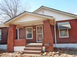 3505 East Pl, Saint Louis, MO 63121