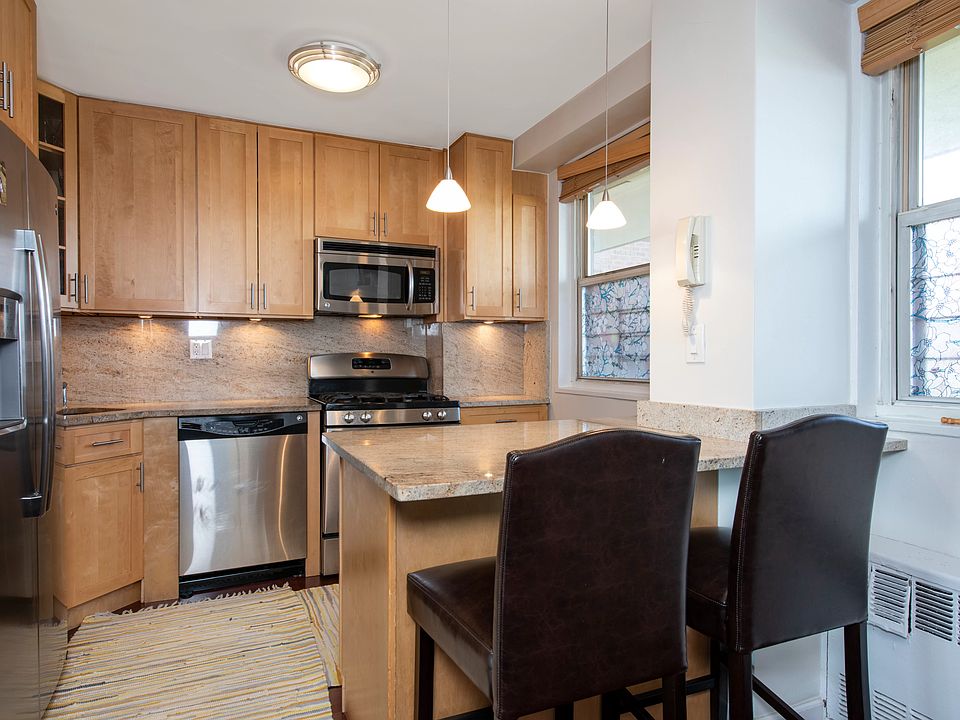 1st image of 5700 Arlington Ave APT 7S