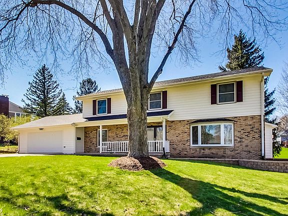 2nd image of 645 Joanne Ln