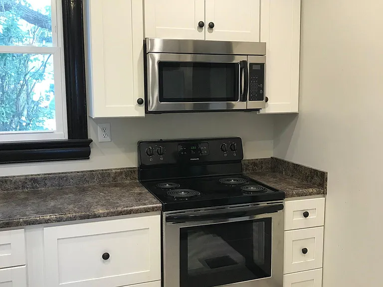 1008 Blackburn St — Photo 27