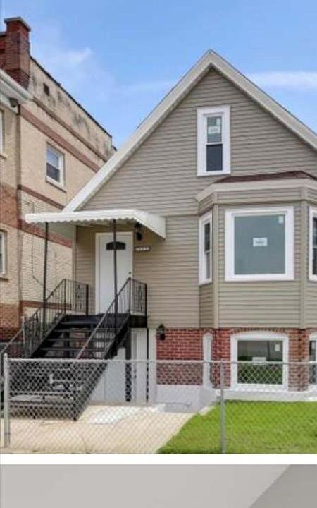 1st image of 7653 W 62nd Pl #B