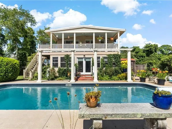 20 Bedford Cir, Narragansett, RI 02882