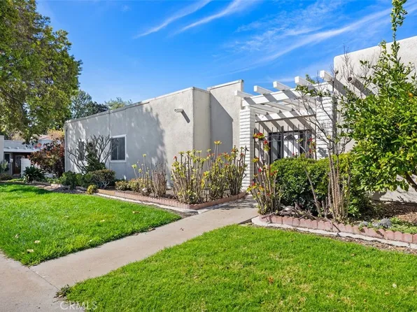 2005 Via Mariposa W Unit B, Laguna Woods, CA 92637