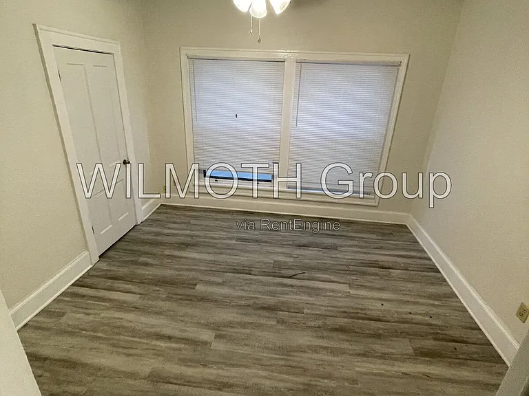 537 E 11th St #2 — Photo 6