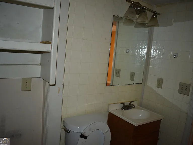 4375 Barrington Pl — Photo 9