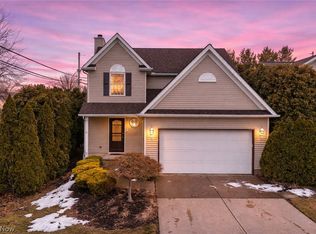 29008 Uxbridge Dr, Eastlake, OH 44095