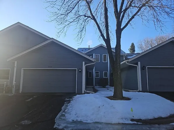 2704 River Woods Ln, Burnsville, MN 55337