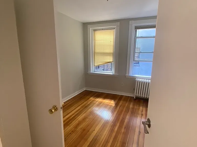 220 Hanover St #7 — Photo 14