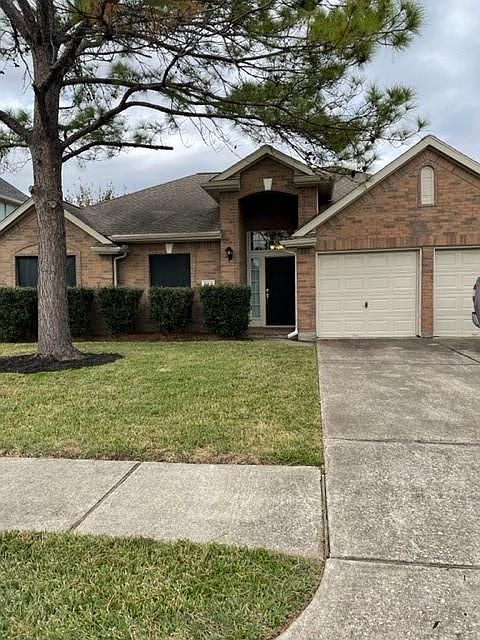1st image of 11007 Spruce Dr N