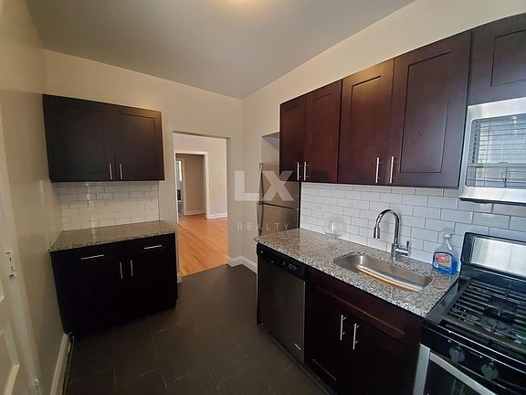 4th image of 1443 W Lunt Ave APT 3S
