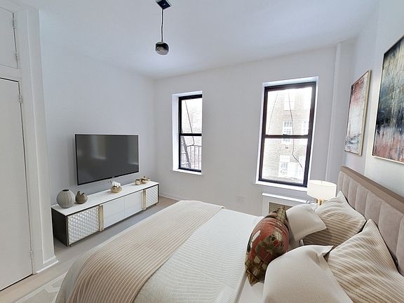 4th image of 607 E 11th St #16A