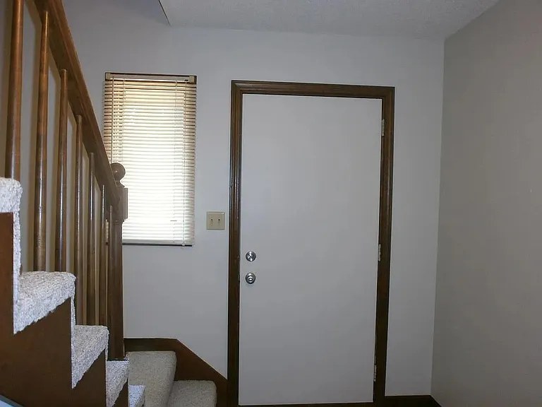 1702 Maynard Dr — Photo 2