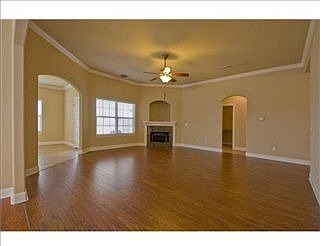 3rd image of 6108 S 36th St