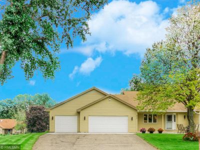 817 Bryant Ln, Burnsville, MN, 55337