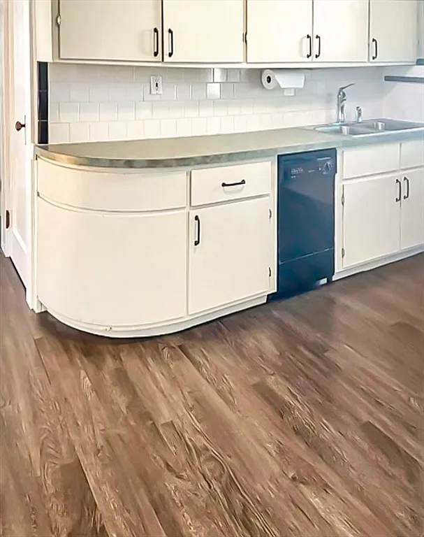2 bed, 1.0 bath, 1000 sqft, $2,700 — Photo 2