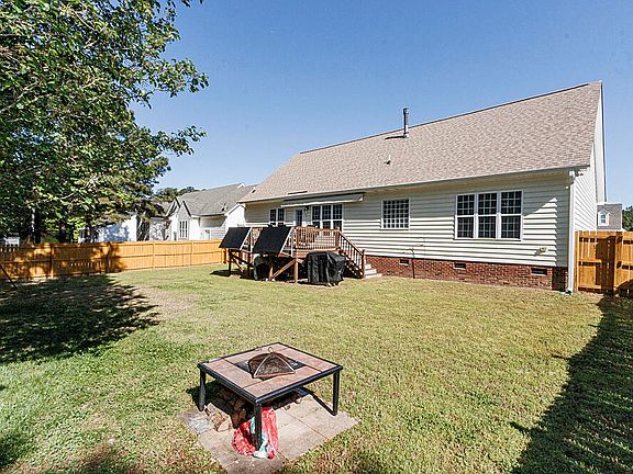 3rd image of 1125 Mulberry Rd