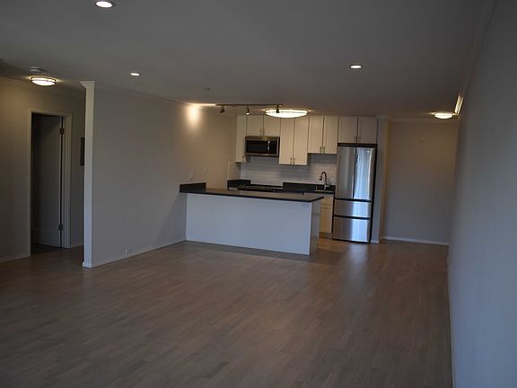3rd image of 315 Wayne Pl #212